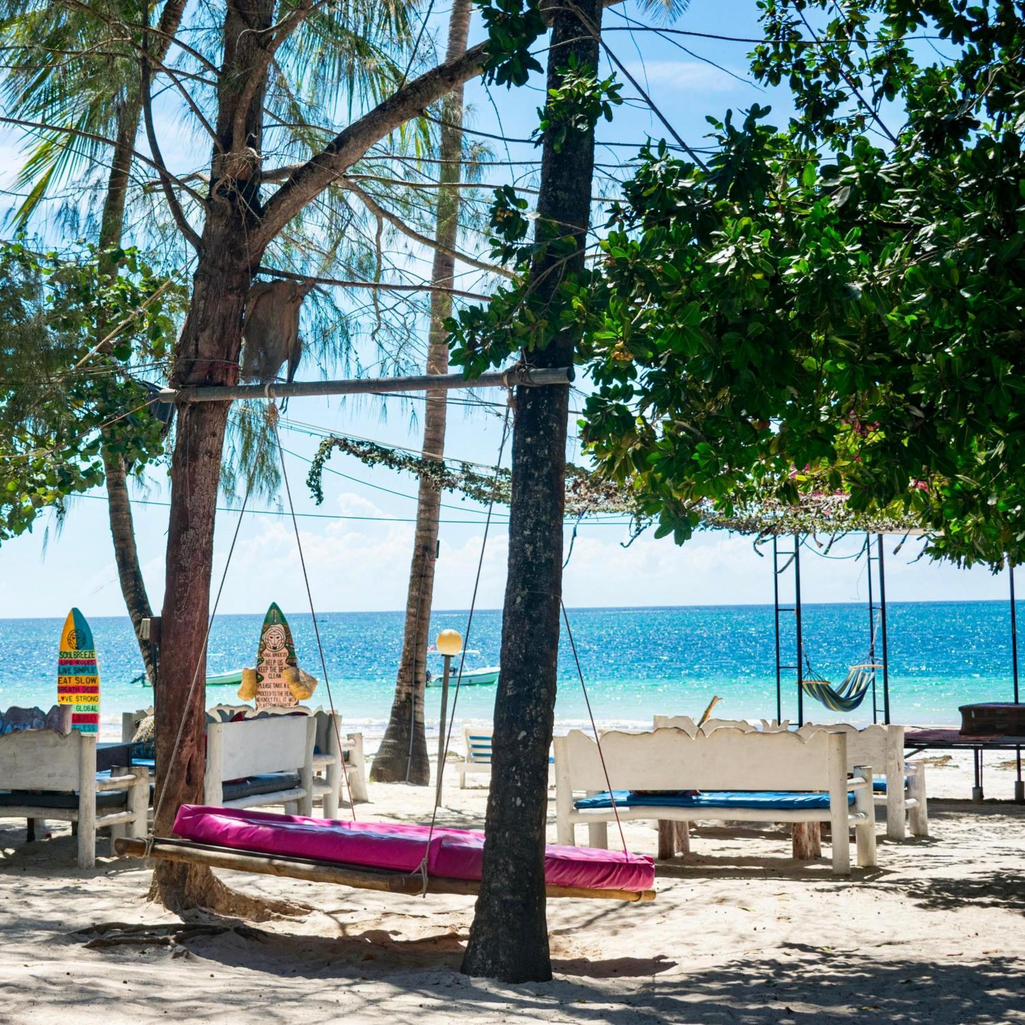Хостел Soul Breeze Backpackers Diani Диани-Бич Экстерьер фото