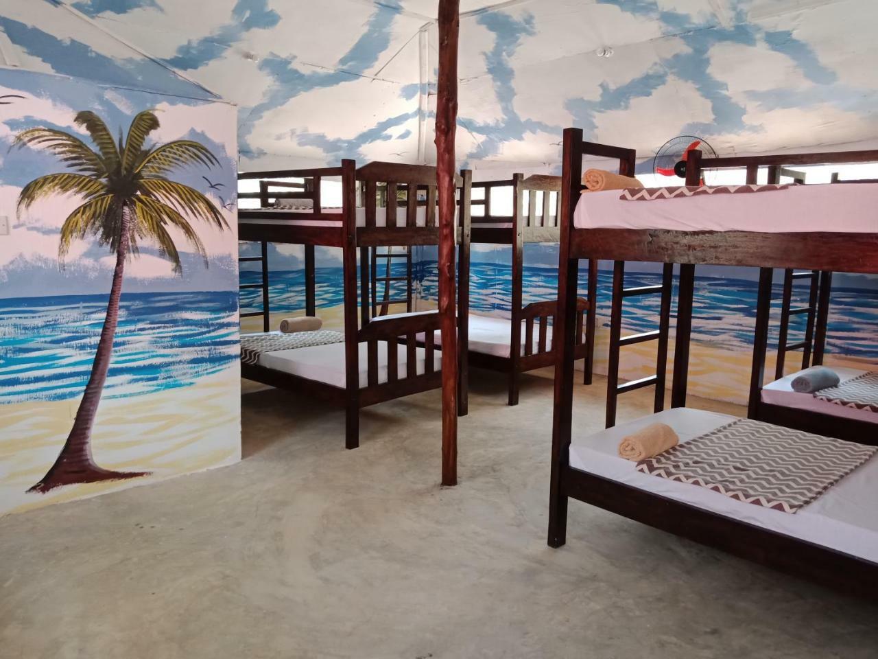 Хостел Soul Breeze Backpackers Diani Диани-Бич Экстерьер фото