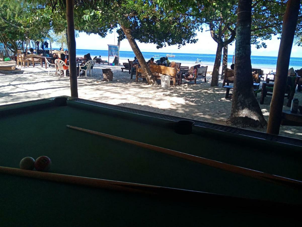 Хостел Soul Breeze Backpackers Diani Диани-Бич Экстерьер фото